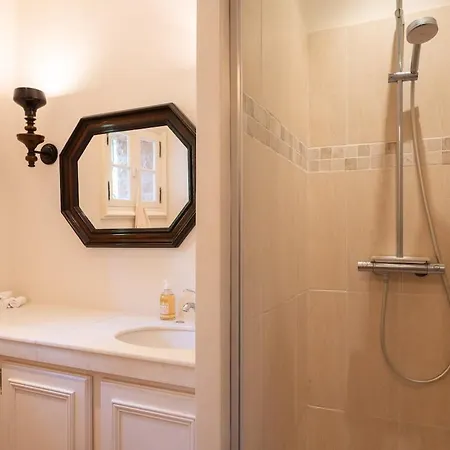 Les Volets Verts Вилла Райоль-Канадель-сюр-Мер