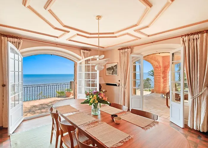 Les Volets Verts * Райоль-Канадель-сюр-Мер